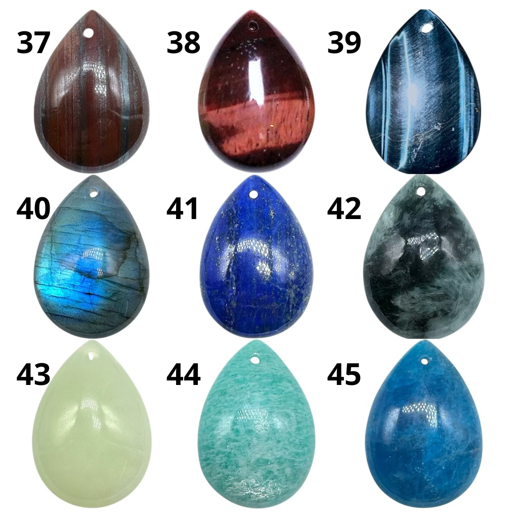 Pendentif forme goutte percé devant (47 pierres différentes) (bélière non incluse) - Foliesbijoux