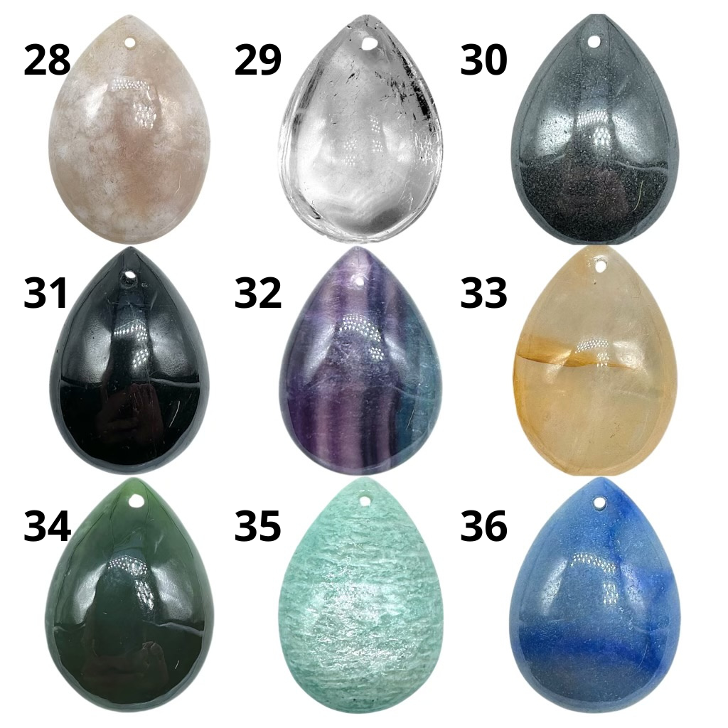 Pendentif forme goutte percé devant (47 pierres différentes) (bélière non incluse) - Foliesbijoux