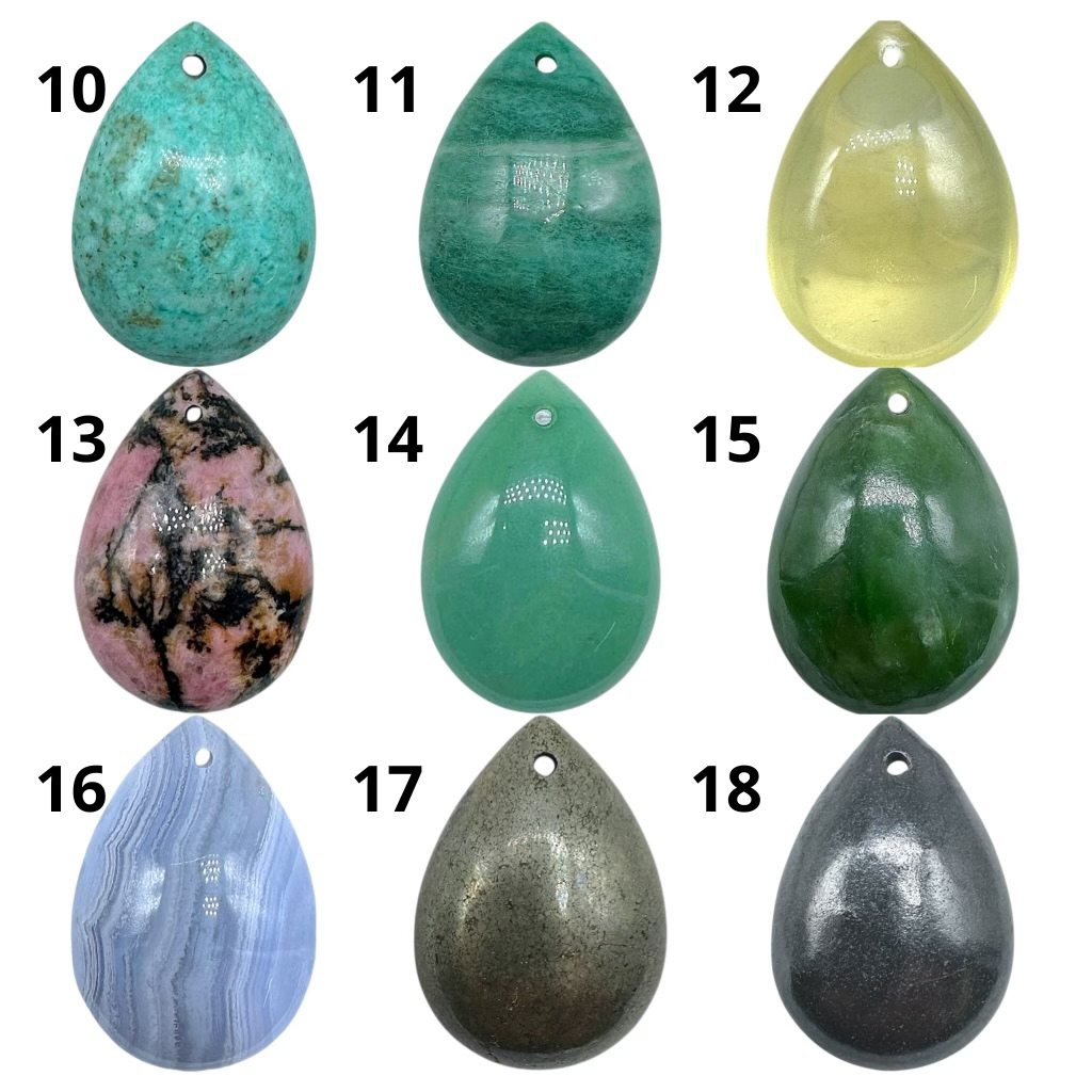 Pendentif forme goutte percé devant (47 pierres différentes) (bélière non incluse) - Foliesbijoux