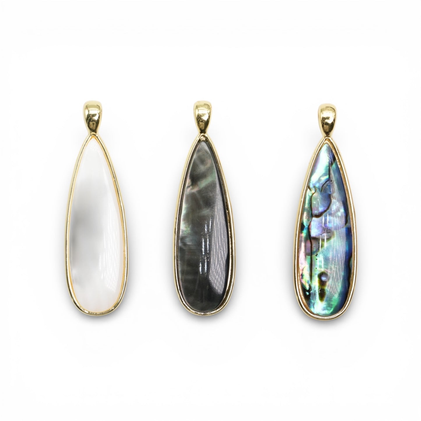 Pendentif doré ovale allongé 5x1 cm en nacre