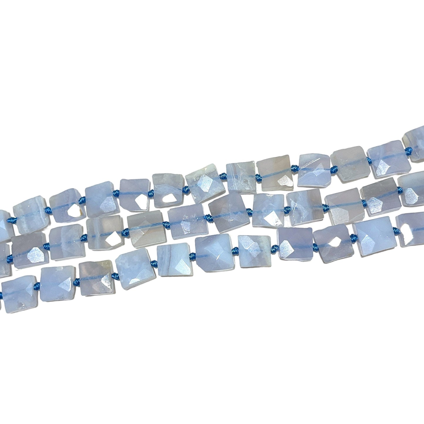 Fil Calcédoine bleue forme carrée facettée 10x10mm - Foliesbijoux