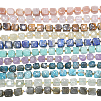 Fil de perles cube au bord arrondie 10 mm (11 pierres disponibles)
