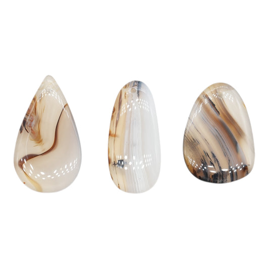 Pendentif Agate fleur noire forme aléatoire percé devant