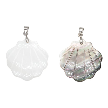 Pendentif forme coquillage en nacre