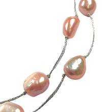Load image into Gallery viewer, Collier Sautoir en perles d’eau &amp; polyester argenté SA - 2
