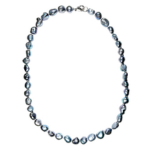 Load image into Gallery viewer, Collier en perles d’eau douce noir N-7

