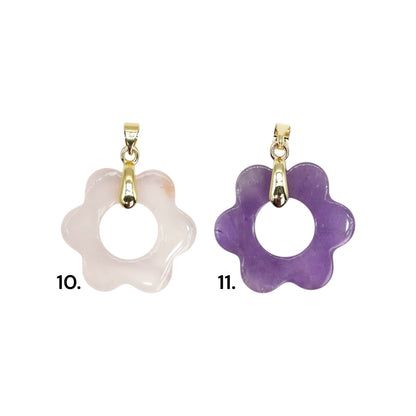 Pendentif Fleurs 25 mm — Bélière dorée ou argentée (11 pierres disponible)