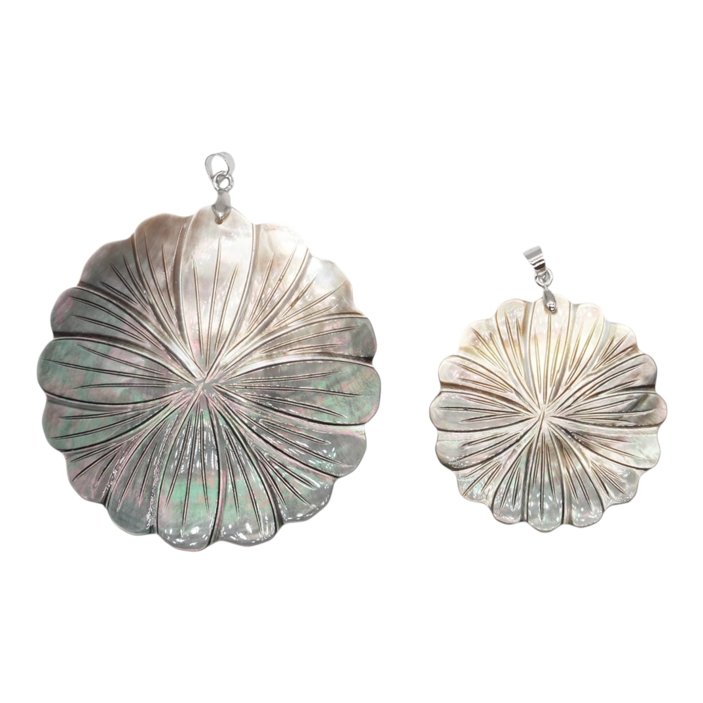 Pendentif Feuille ronde en Nacre noire (2 tailles disponibles)