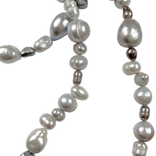 Charger l&#39;image dans la galerie, Collier en perles d’eau douce gris G-2
