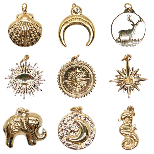 5 Breloques/Pendentifs en acier inoxydable dorée (9 modèles disponible)