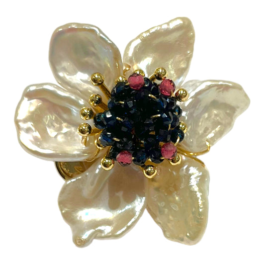 Broche fleurie