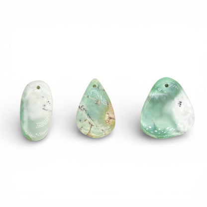 Pendentif Chrysoprase (Jade d’Australie) forme libre aléatoire percé devant