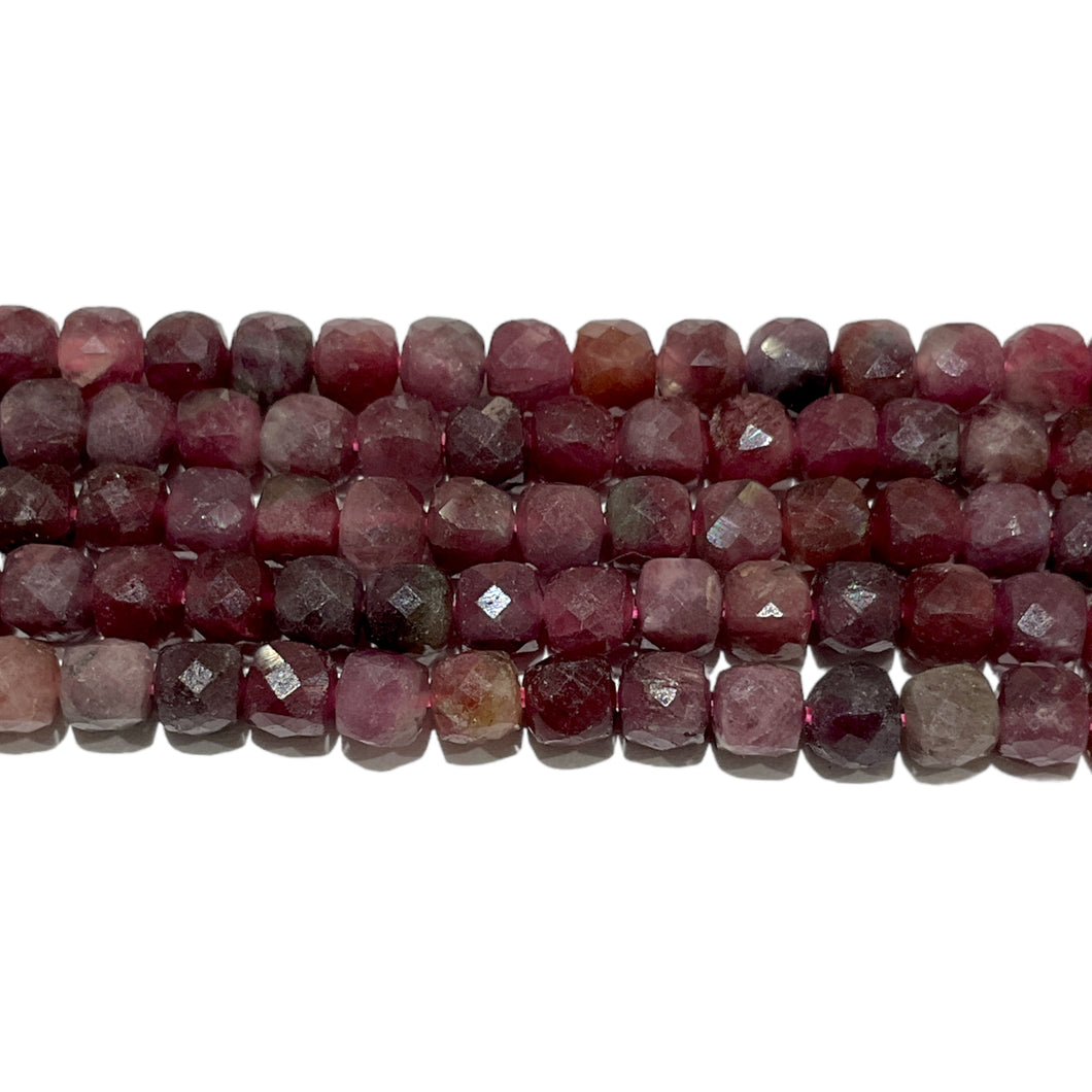 Fil de perles carrées facetté Tourmaline rose 4x4 mm