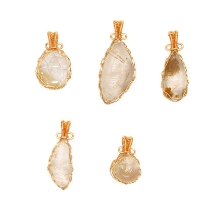 Pendentif Quartz rutile forme aléatoire — Sertissage en fil doré en laiton