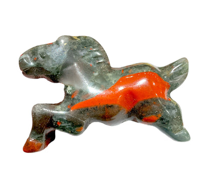 Figurine de cheval en Jaspe héliotrope