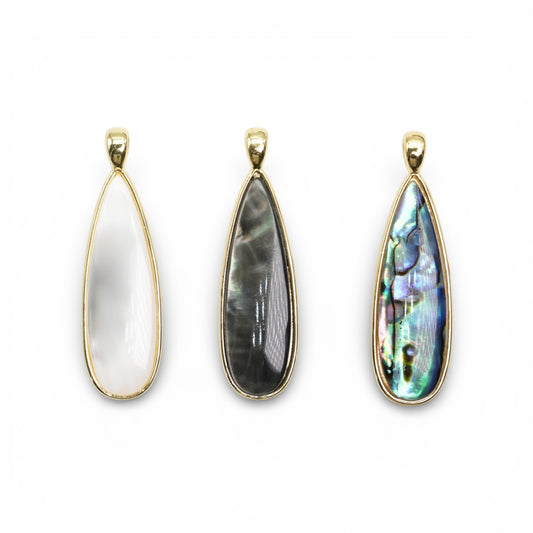 Pendentif doré ovale allongé 5x1 cm en nacre