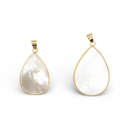 Pendentif goutte bombé en nacre — doré