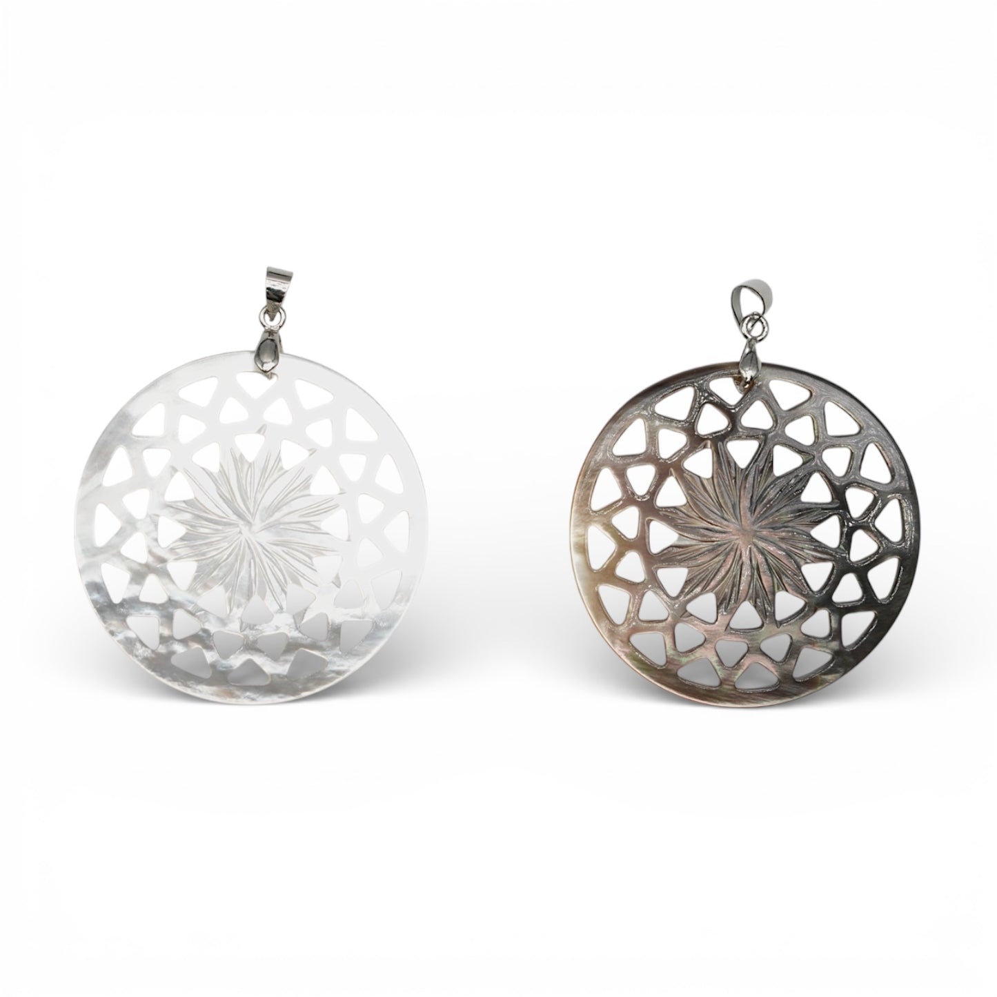 Pendentif feuille d’erable en nacre (2 pierres disponible)