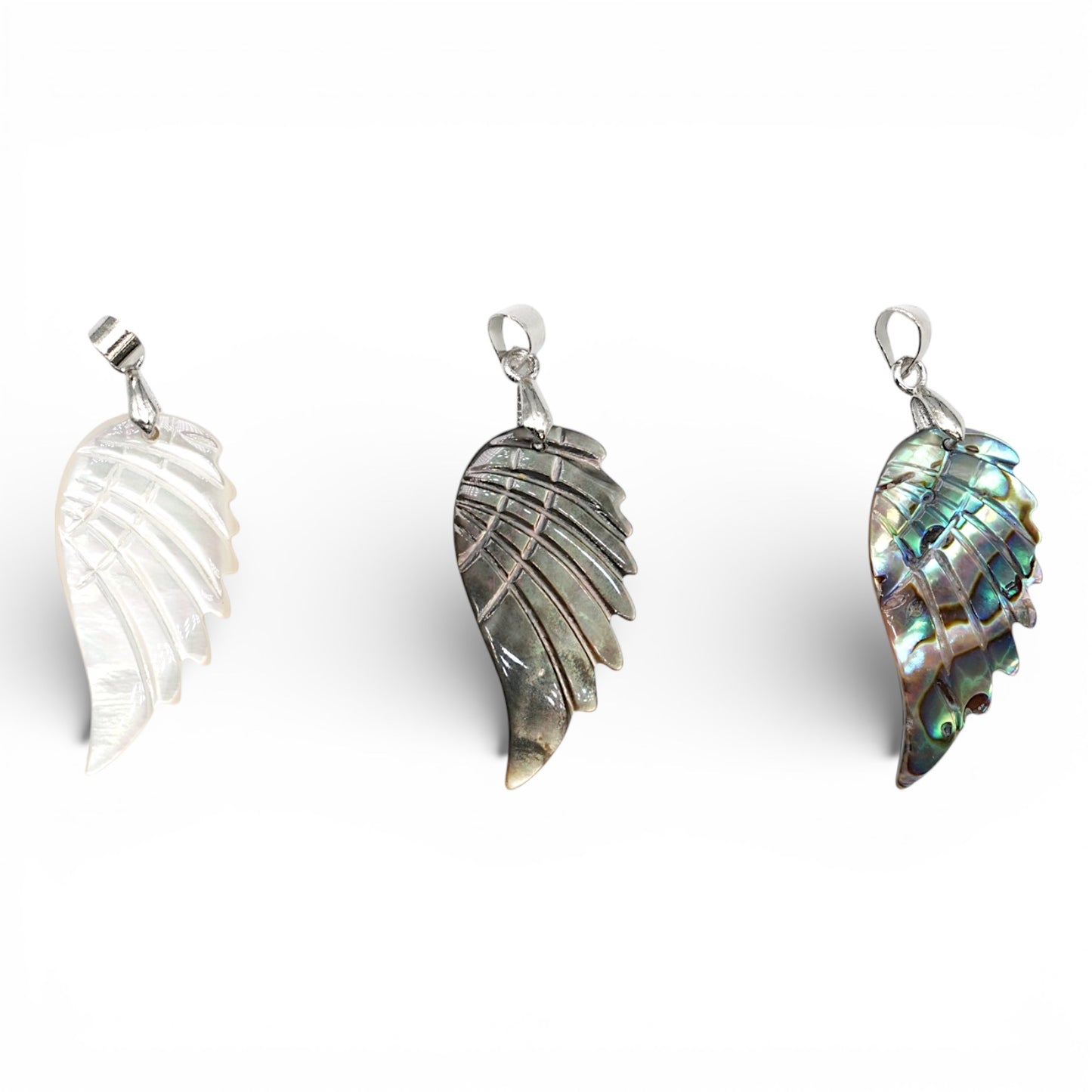 Pendentif forme aile 3x1.5 cm en nacre/abalone