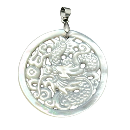 Pendentif dragon sculpté main nacre blanche