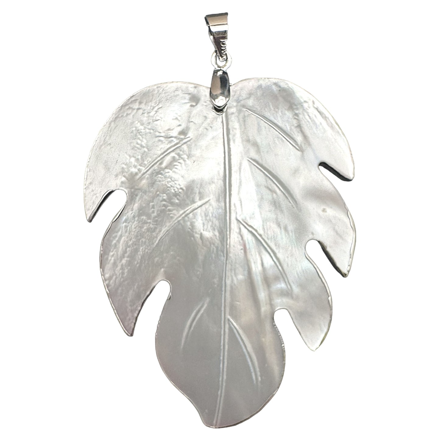 Pendentif feuille en nacre blanche