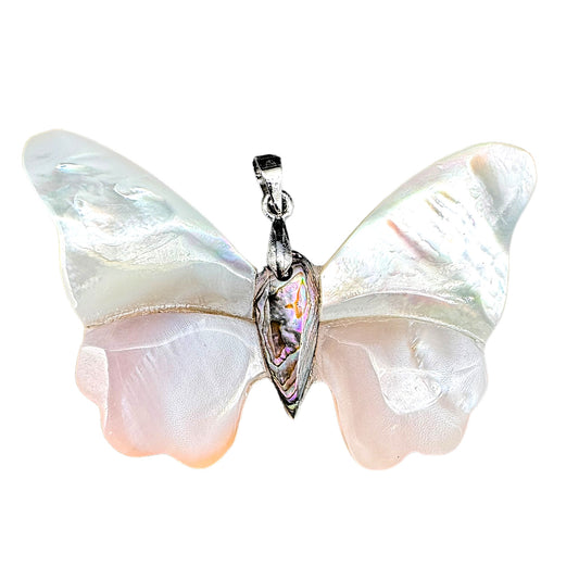 Pendentif papillon en nacre rose et blanche