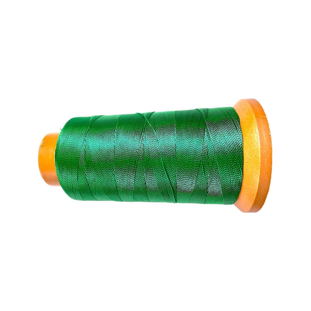 Bobine de fil en nylon vert sapin pour fabrication de collier