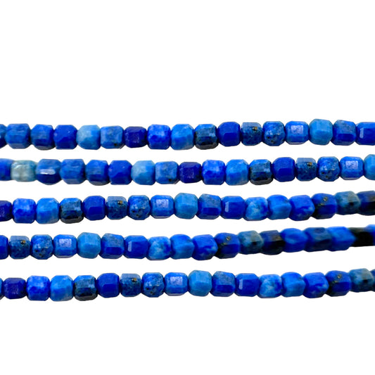 Fil de perles carrées facetté Lapis 2x2 mm