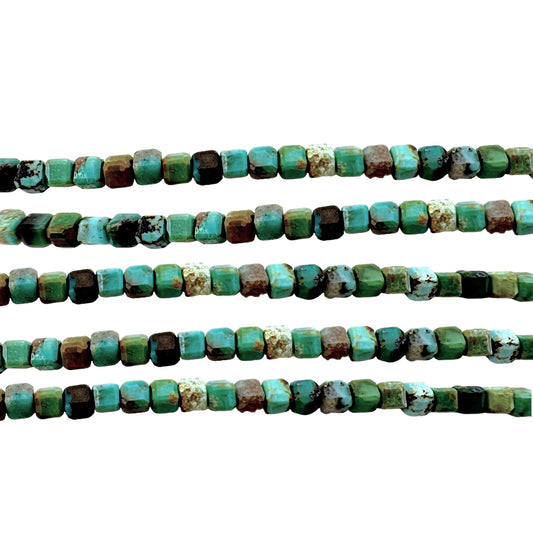 Fil de perles carrées facetté Turquoise d’Afrique 2x2 mm