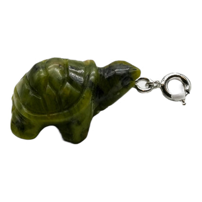 Pendentif en tortue argenté en Jade de Thailande (symbole de protection & sagesse)