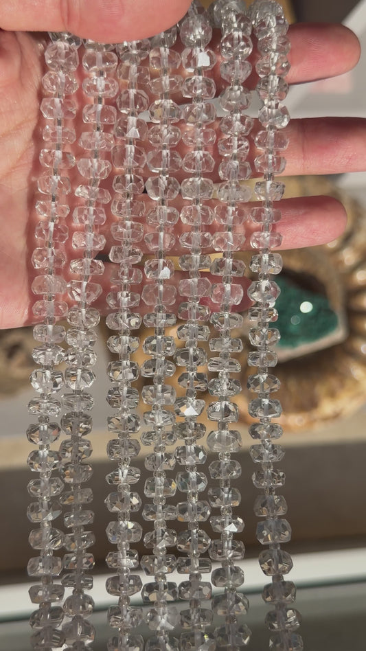 Fil de perle forme libre facetté Cristal de roche 5x9 mm (référence 2)