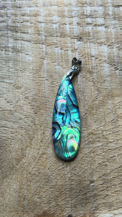 Pendentif forme allongé 4x1 mm en nacre