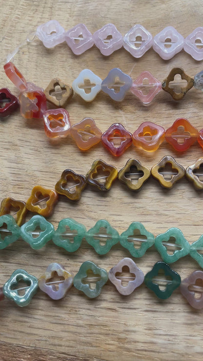 Fil trefle en pierre naturelle reference 37 — 10 mm (7 pierres disponible)