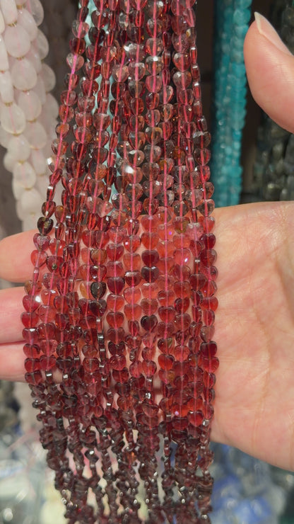 Fil de perle coeur facetté plat 6x6 mm — percé verticalement (2 pierres disponibles)