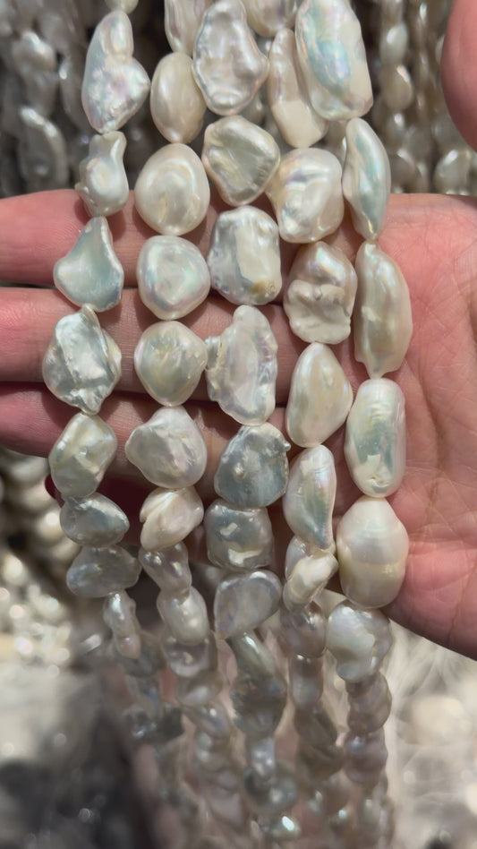 Fil de perle d’eau douce 11-13 mm [105]