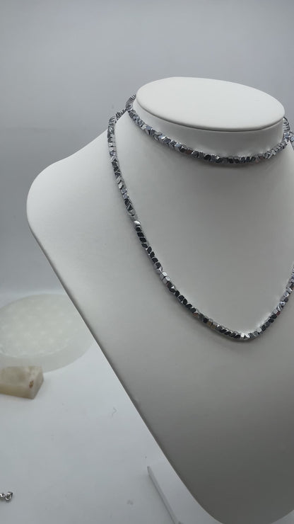 Collier sautoir 70 cm Hématite electroplaquée argenté 4mm CHA-2