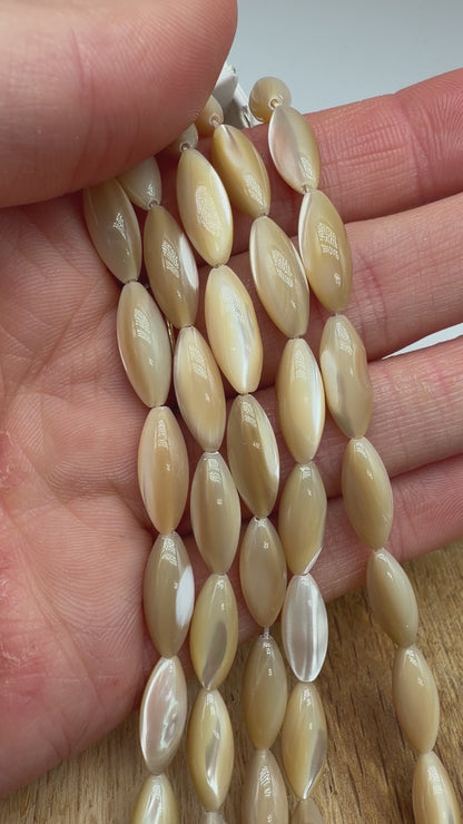 Fil de nacre dorée ovale allongé 5x12 mm