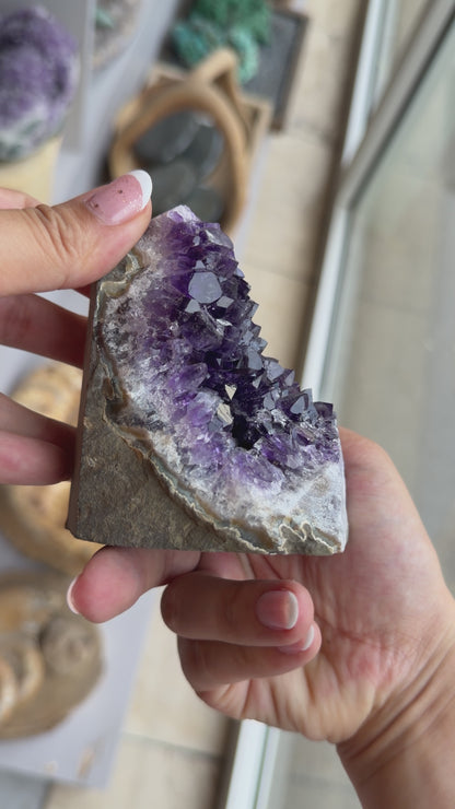 Amethyste AA+ (Lot 5) 545 g 8x6.5x8.5 cm