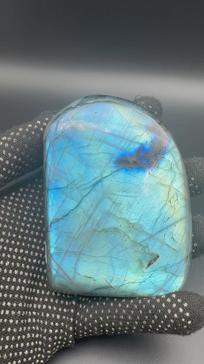 Labradorite flashy forme libre AAA (Lot 26) 465g 9x6x3cm