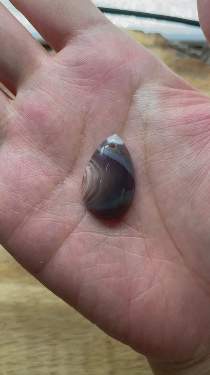 Pendentif Agate du Botswana forme goutte percé devant