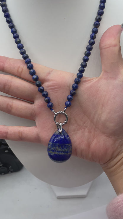 Collier boule en Lapis A attache bouée en acier argenté avec pendentif