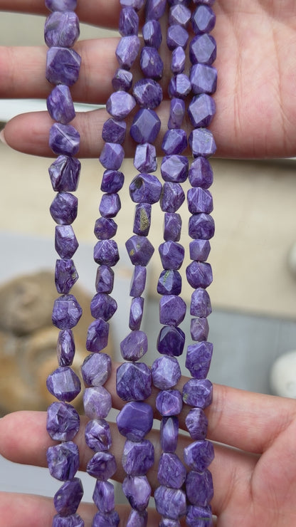 Fil de perle forme libre Charoite 7x8 mm (référence 124)
