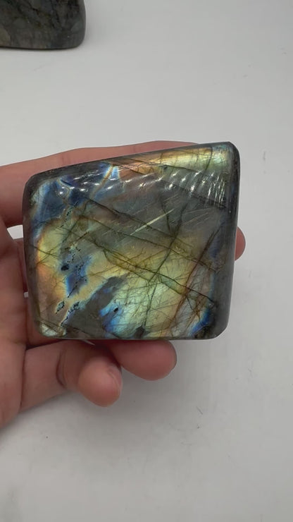 Labradorite forme libre AA+ 287g (Lot 12)