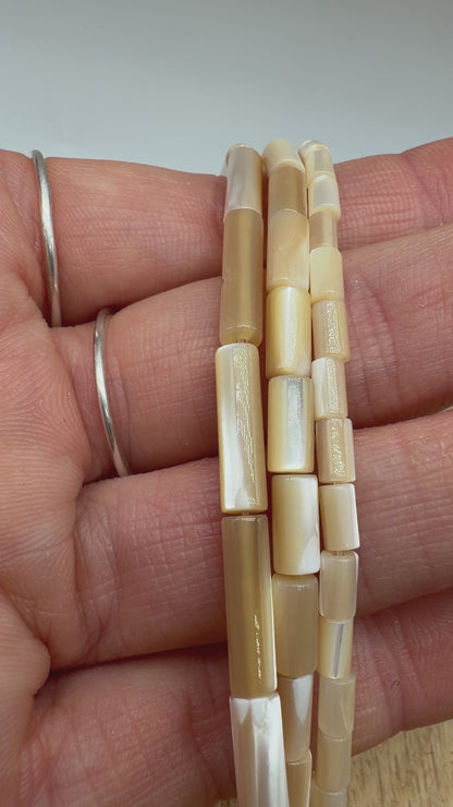 Fil de nacre dorée forme tube (3 tailles disponible)