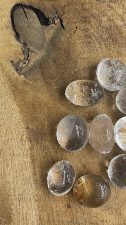 Pierre roulée en quartz lodolite