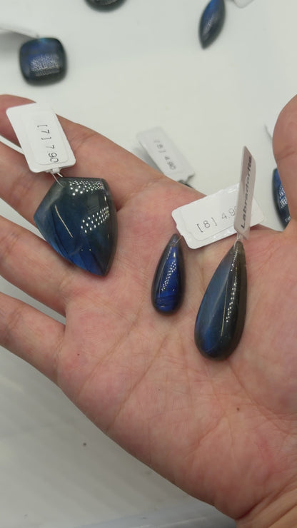 Pendentif en labradorite AAA extra bleue (17 formes disponible)