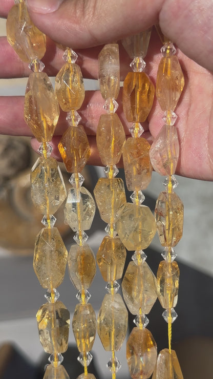 Fil de perle forme libre Citrine brute chauffé 10-12x 16-18 mm (référence 40)