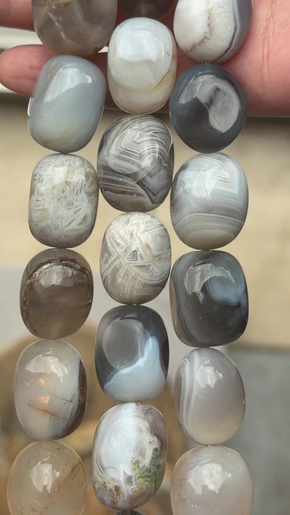 Fil de pierre forme libre Agate Botswana 23x18 mm (référence 65)