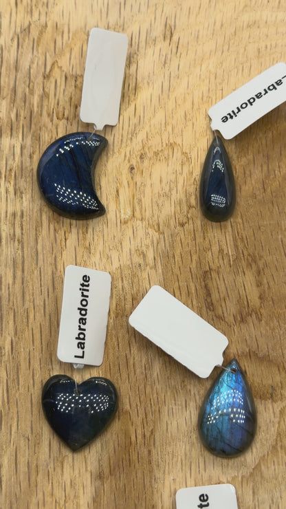 Pendentif en labradorite extra bleue (17 formes disponible)