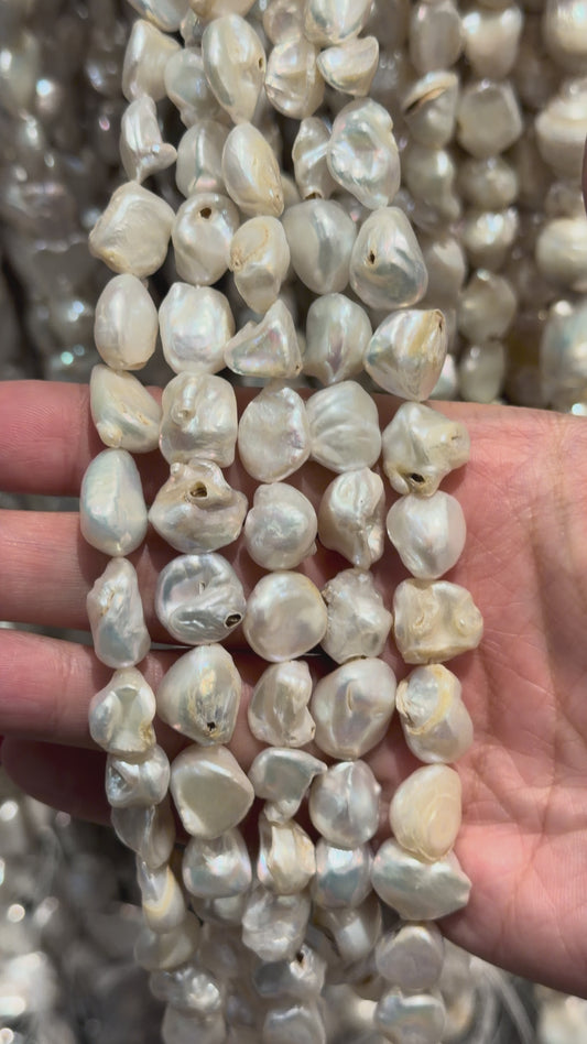 Fil de perle d’eau douce 13 mm [111]